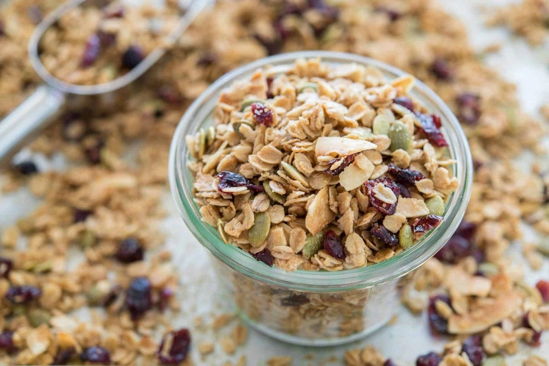 Khám phá cách làm granola nướng mật ong siêu đơn giản