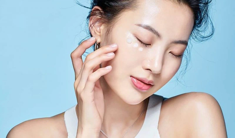 Bật mí 5 kem dưỡng ẩm cho da dầu vào mùa hè không gây bết dính 1