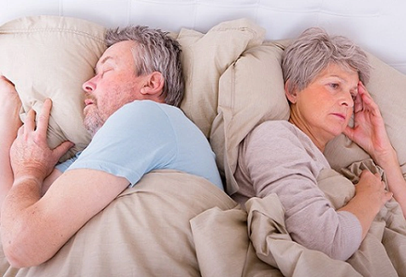 cách chữa bệnh mất ngủ cho người già