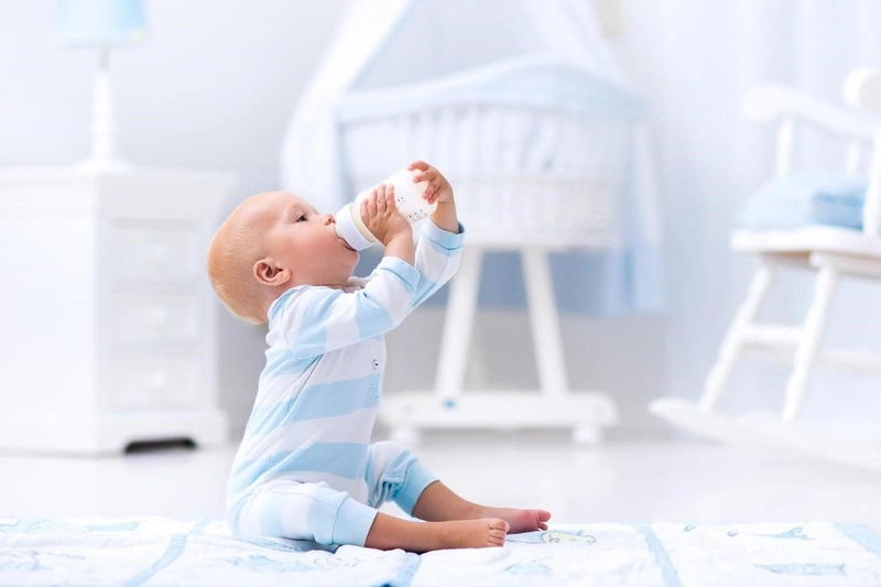 Bật mí cách bế trẻ sơ sinh theo từng tháng đúng kỹ thuật 3