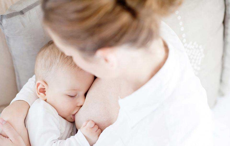 Bật mí chế độ ăn nuôi con bằng sữa mẹ hợp lý nhất