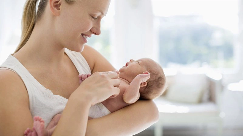 Bé bị lông quặm bẩm sinh phải làm sao 3
