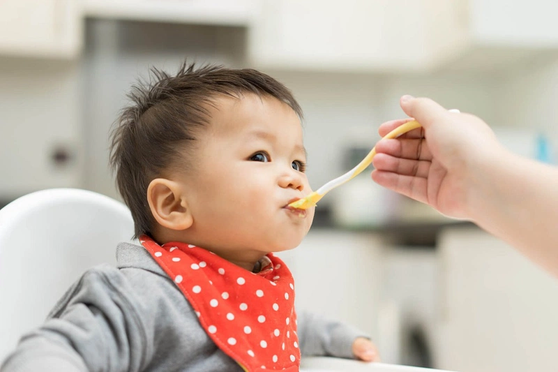 Bé mấy tháng ăn được cà chua? Cà chua có lợi ích gì đối với trẻ nhỏ? 1