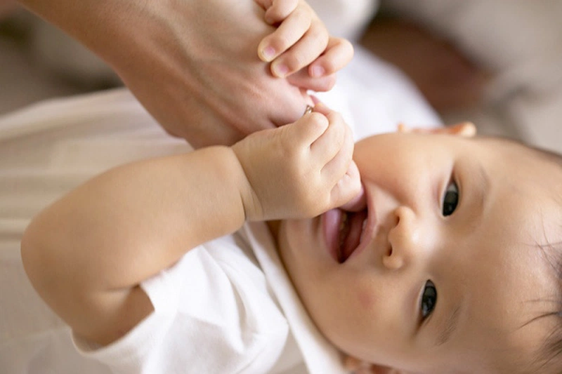 Bé sưng lợi bao lâu thì mọc răng? Dấu hiệu và cách chăm sóc hiệu quả