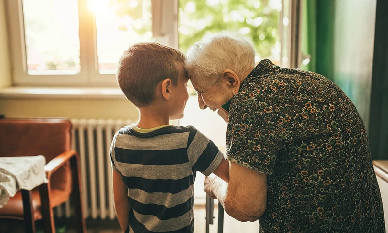 Lưu ý khi chăm sóc người già bị hoang tưởng