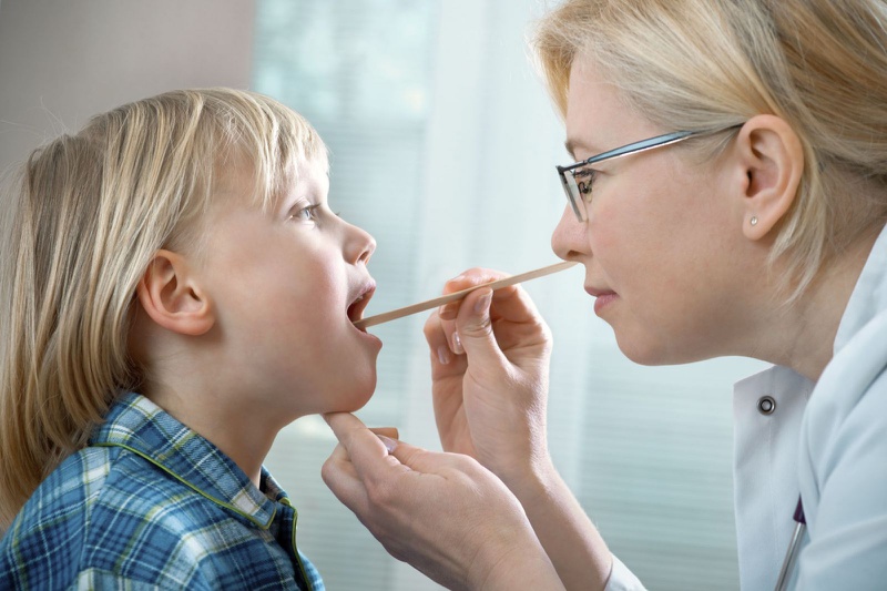 Bệnh viêm họng bạch hầu: Nguyên nhân, triệu chứng và cách điều trị