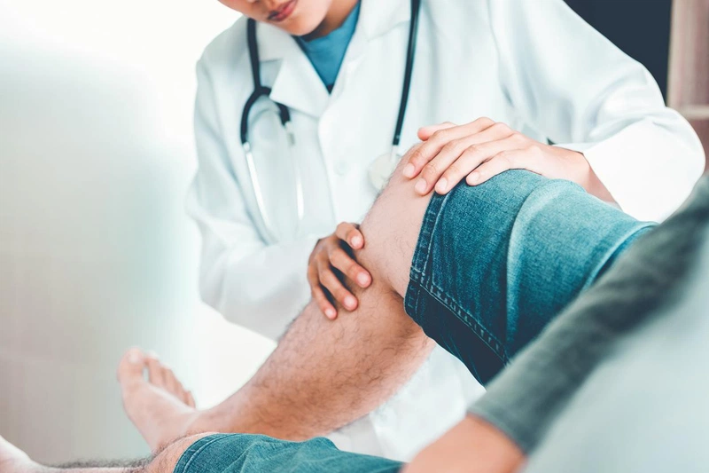Bị bong gân đầu gối bao lâu thì khỏi và nên xử lý như thế nào2