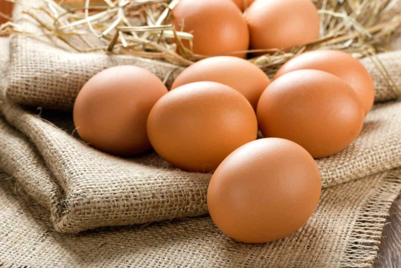 Nhờ giá trị dinh dưỡng cao, trứng mang lại nhiều tác dụng tích cực cho sức khỏe