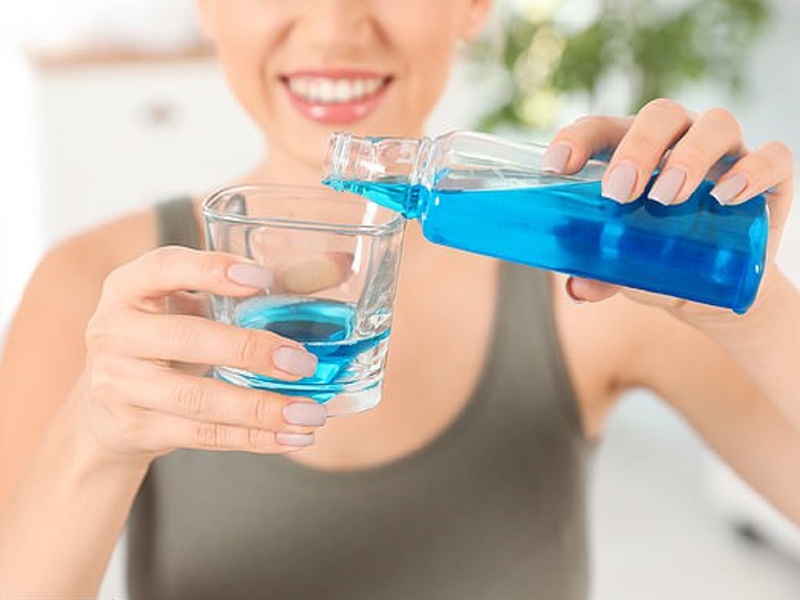 Tiêu chí chọn nước súc miệng chống ê buốt răng