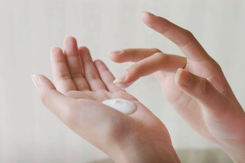 Bí quyết dưỡng da ẩm mượt, không khô, kích ứng bất chấp trời chuyển lạnh 1