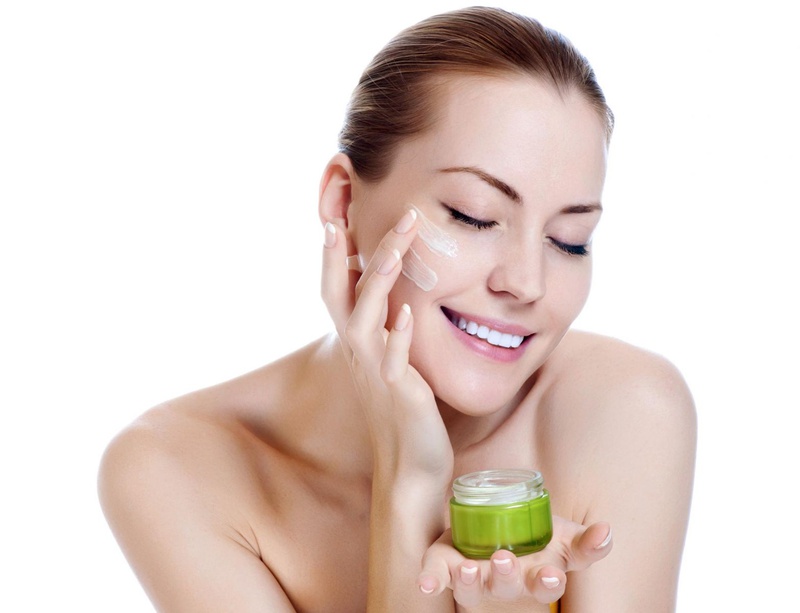 Bí quyết dưỡng da tươi trẻ và mịn màng dành cho cô nàng công sở3