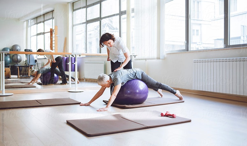 Bí quyết phòng ngừa gù lưng ở người cao tuổi2