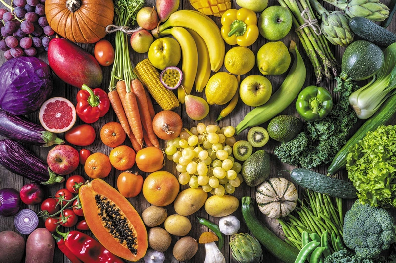 Ăn nhiều rau xanh và trái cây chứa vitamin C khi bị thuỷ đậu