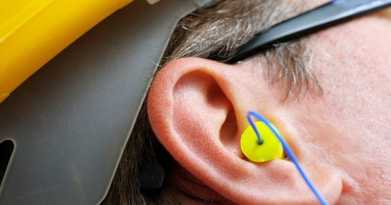 Bị ù tai trái kéo dài là gì? Phương pháp chữa trị hiệu quả 2