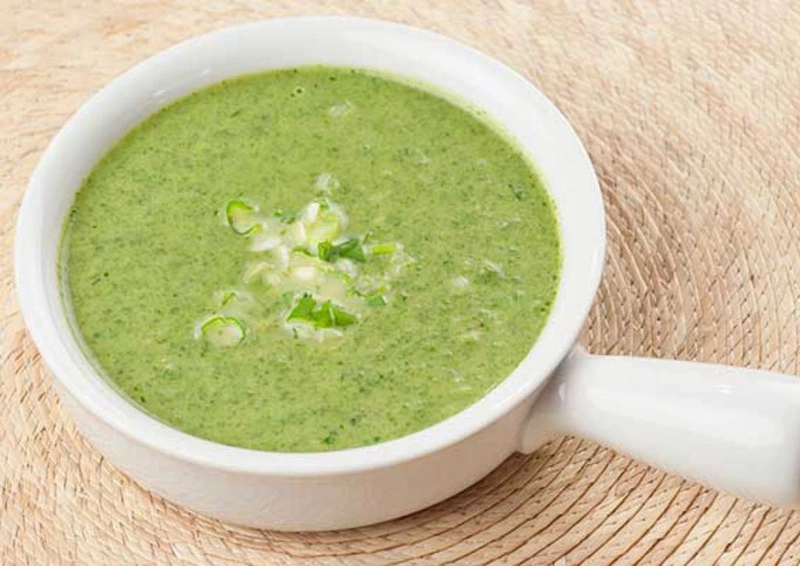 Bỏ túi cách nấu cháo cải bó xôi cho bé ăn dặm bao ngon và đủ chất  4