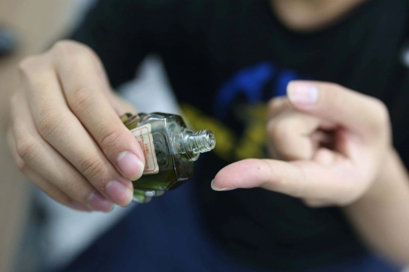 Bong gân cổ tay không sưng phải làm sao?3