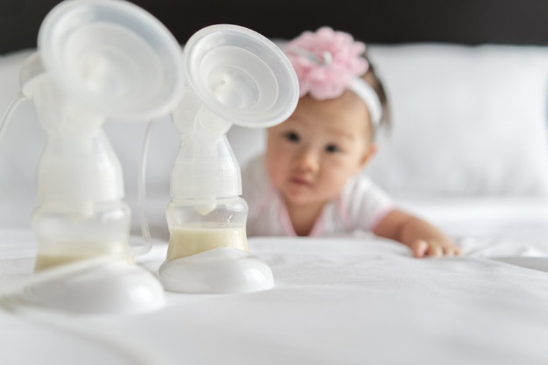 Dùng máy hút sữa có gây hại cho mẹ không?