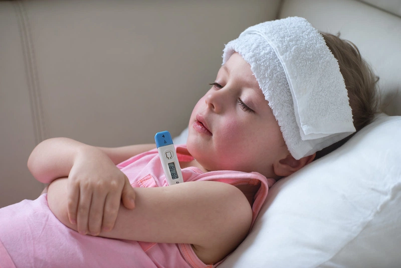 Bù nước cho trẻ bị sốt như thế nào cho đúng?3