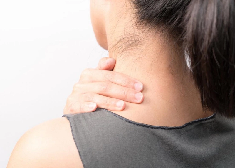 Bướu cổ sau gáy có nguy hiểm không? Cách điều trị như thế nào? 2