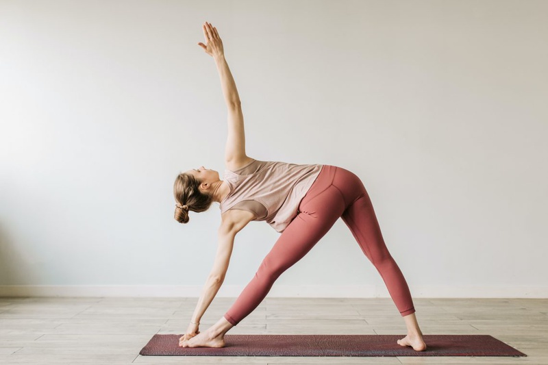 Các bài tập yoga cơ bản và đơn giản, dễ thực hiện2