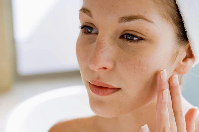 Các bước skincare cho mẹ sau sinh 1