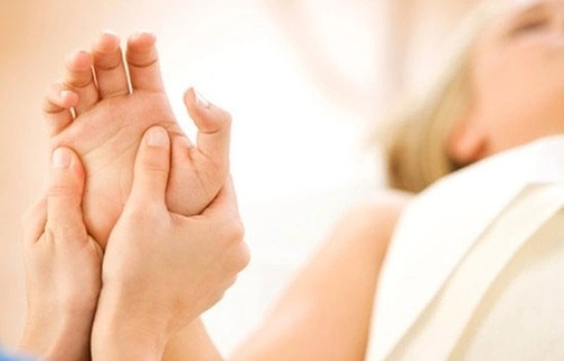 Các bước sơ cứu hạ canxi máu 1