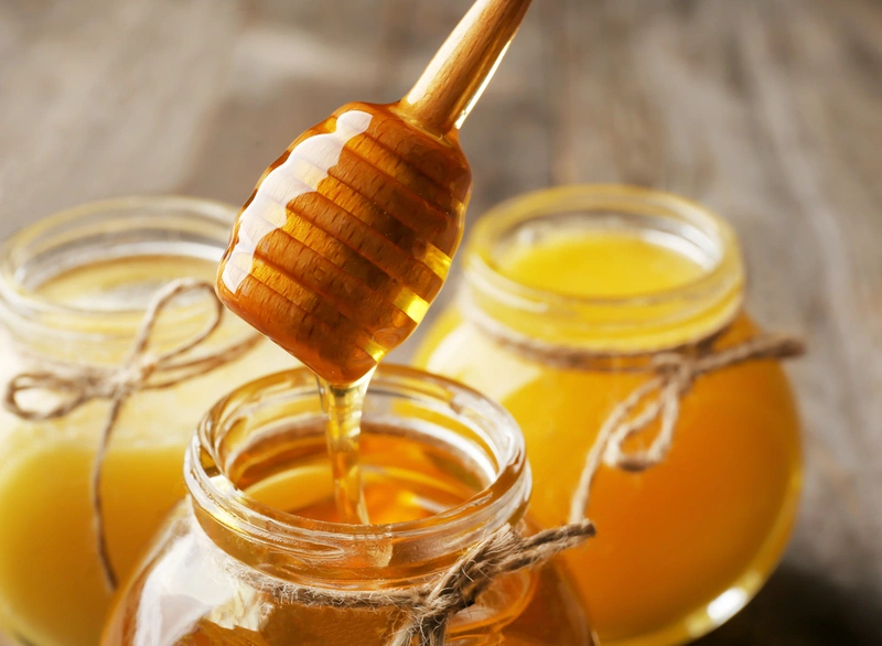 Mật ong có chứa nhiều thành phần tốt cho sức khỏe đường ruột, có thể dùng để chữa táo bón