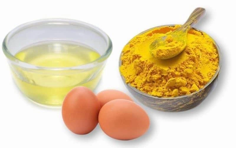 Sử dụng tinh bột nghệ kết hợp trứng gà làm mặt nạ