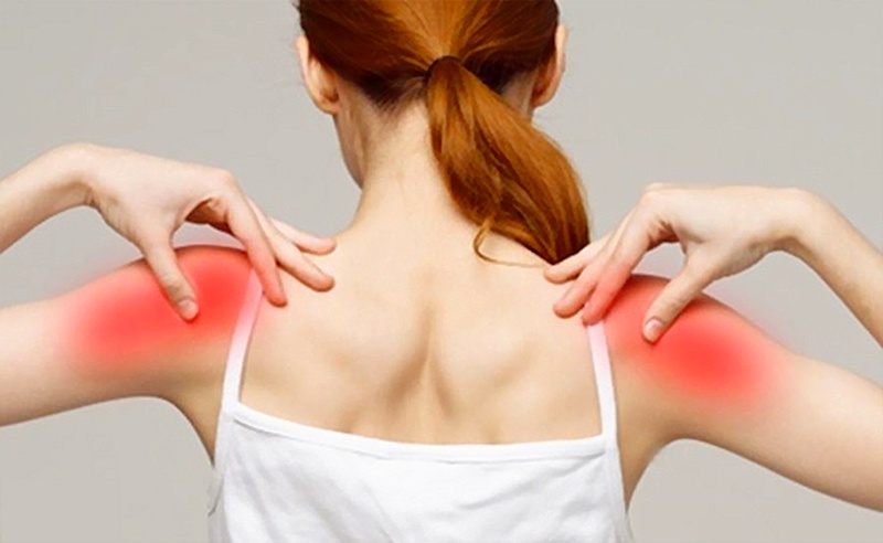 Sưng ở chỗ trật khớp là một trong những dấu hiệu của trật khớp vai
