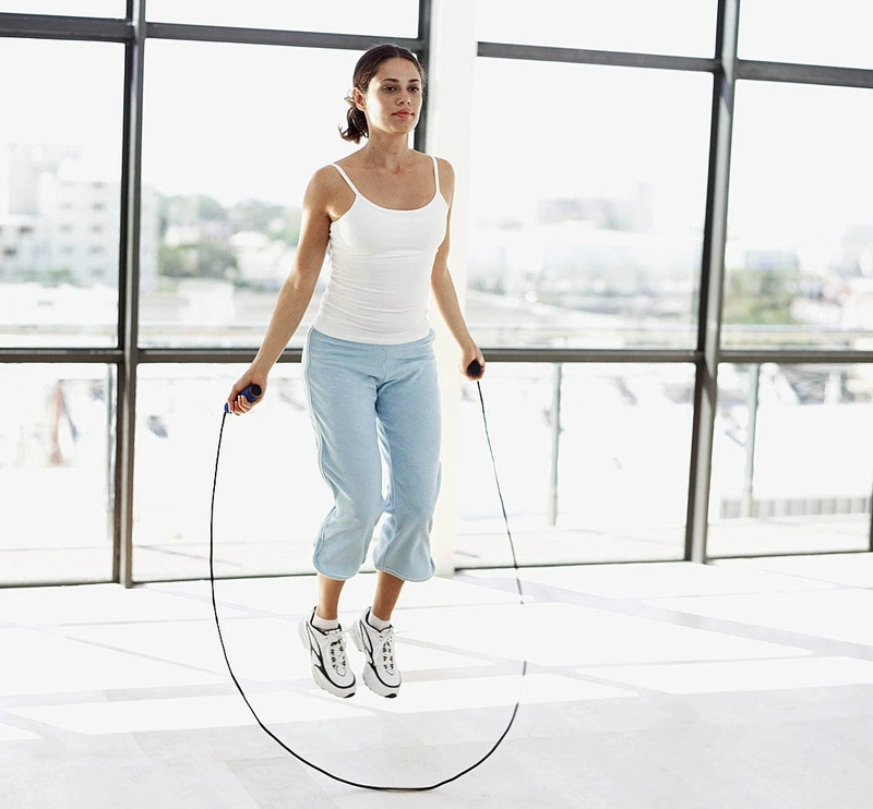 Các kiểu nhảy dây: nhảy dây 2 chân đơn giản