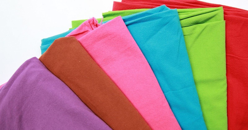 Chọn tất làm từ chất liệu cotton thấm hút