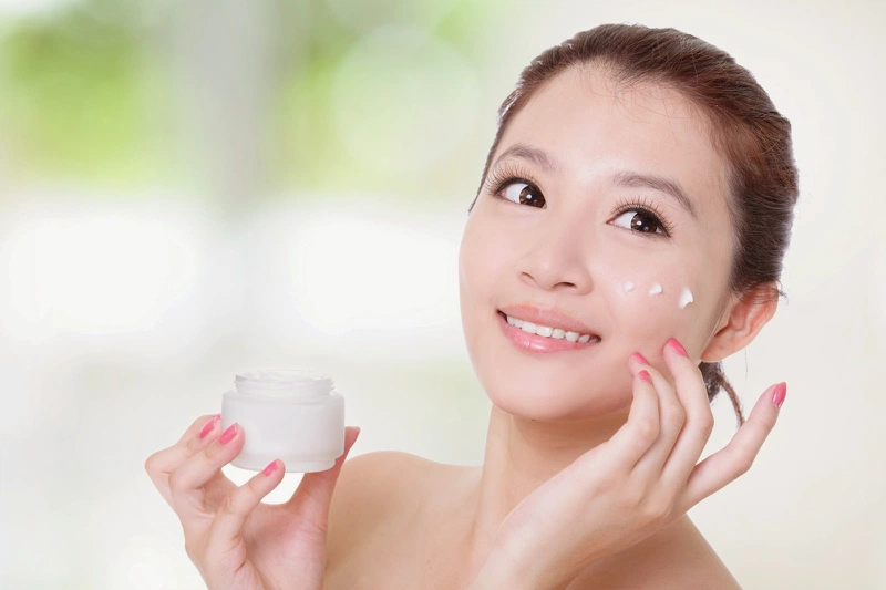 Các mẹ bầu cần lưu ý không nên sử dụng các sản phẩm đặc trị mụn trong thời kỳ mang thai