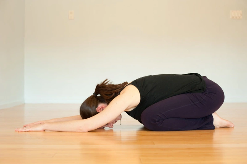 Các tư thế yoga giảm đau bụng kinh hiệu quả ngay cho các chị em 2