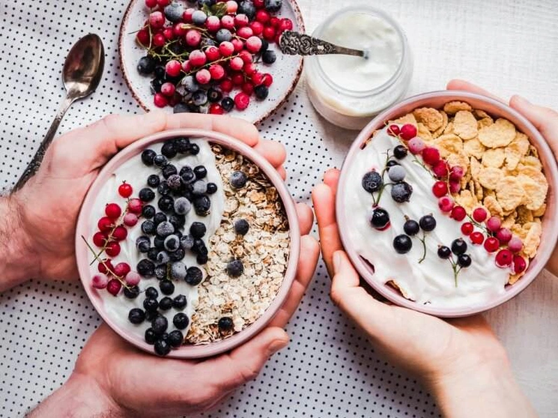 Cách ăn granola với sữa chua siêu đơn giản bạn nên thử 1