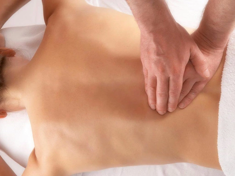 Cách bấm huyệt chữa đau lưng an toàn và hiệu quả4
