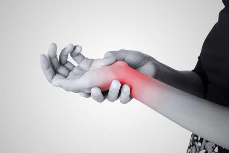 Cách cải thiện đau khớp tay trái tại nhà vô cùng hiệu quả 2