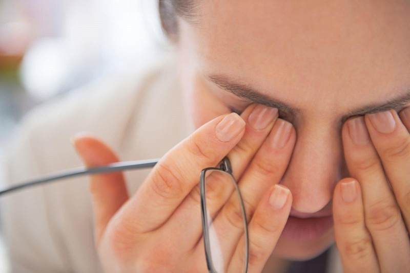 Cách chăm sóc mắt khi đeo kính áp tròng 1