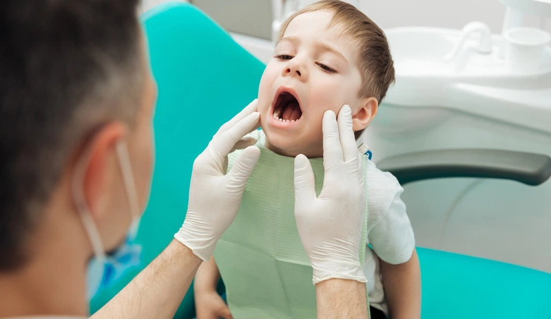 Cách chăm sóc sức khỏe răng miệng tại nhà cho bé 3