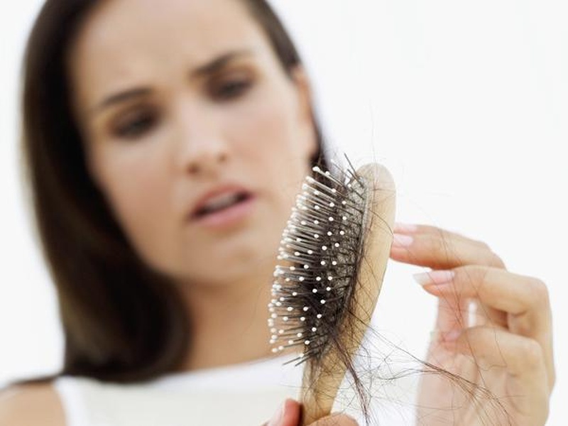Cách chăm sóc tóc rụng hiệu quả qua thói quen sinh hoạt hàng ngày 1