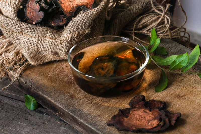 Bạn cần lưu ý chỉ nên lấy một lượng vừa đủ hà thủ ô đã sắc để uống hết trong ngày