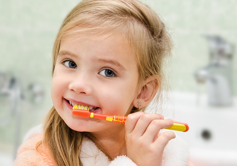 Cách chọn bàn chải đánh răng cho bé 5 - 8 tuổi
