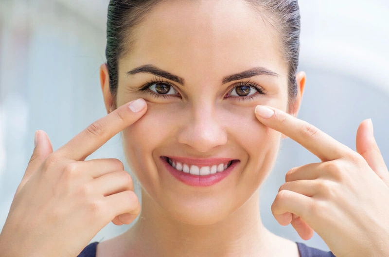 Mắt là bộ phần cần được chăm sóc kĩ càng hơn bởi nó khá nhạy cảm