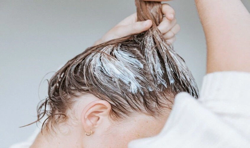Nên lựa chọn loại kem ủ tóc uy tín và phù hợp với tóc
