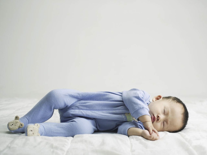 Cách gấp khăn làm gối cho trẻ sơ sinh chuẩn nhất 1