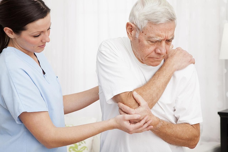 Chăm sóc xương khớp sớm và phù hợp có thể cản thiện được tình trạng đau khớp ở người già