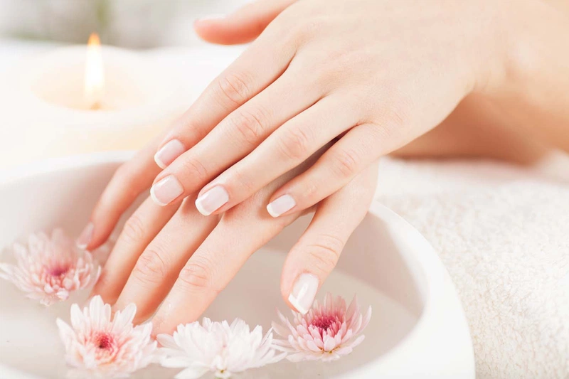 Cách gỡ móng tay giả tại nhà và những lưu ý khi thực hiện