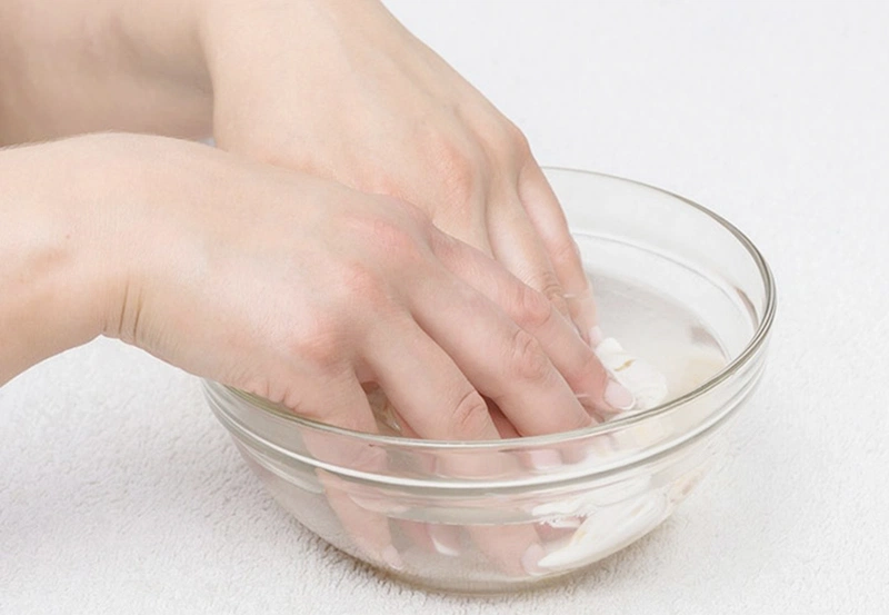 Cách gỡ móng tay giả tại nhà và những lưu ý khi thực hiện