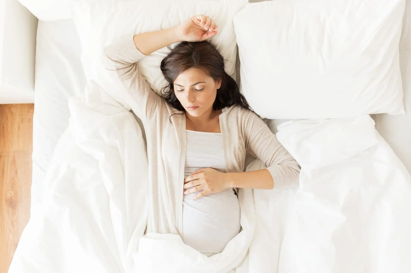 Cách kê gối cho bà bầu có giấc ngủ ngon 3