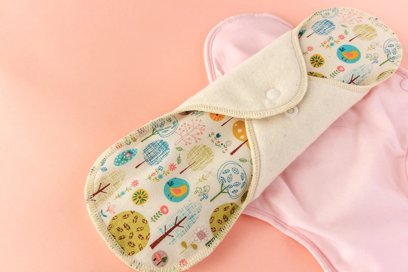 Chuẩn bị lớp lót để làm băng vệ sinh dạng vải