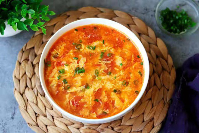 Cách làm canh cà chua trứng thơm ngon, bổ dưỡng, cực kì đơn giản - Nhà  thuốc FPT Long Châu